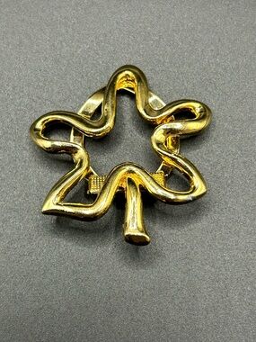 Gold Tone Clover Leaf Scarf Ring